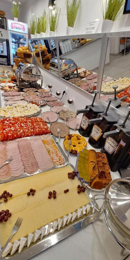 Riwiera Дзвиржино Екстериор снимка